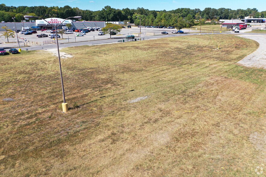 5702 Jefferson Davis Hwy, Richmond, VA à louer - Photo de l’immeuble – Image 3 sur 6