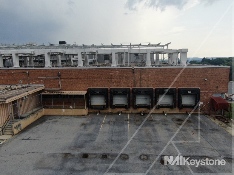 2525 N 12th St, Reading, PA à louer - Photo de l’immeuble – Image 2 sur 5
