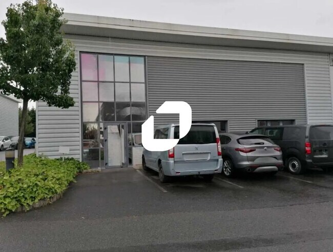 Plus de détails pour 588-600 Boulevard Albert Camus, Villefranche-sur-Saône - Bureau, Local d'activités à louer