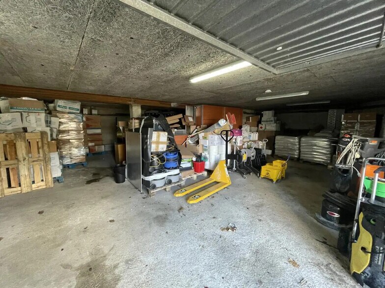 Local d'activités dans Linas à vendre - Photo de l’immeuble – Image 2 sur 14