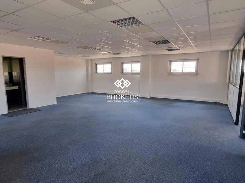 Bureau dans Saint-Aunès à louer - Photo intérieure – Image 2 sur 5