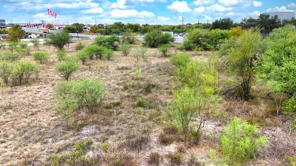 5760 FM78, San Antonio, TX à vendre - Photo de l’immeuble – Image 2 sur 13
