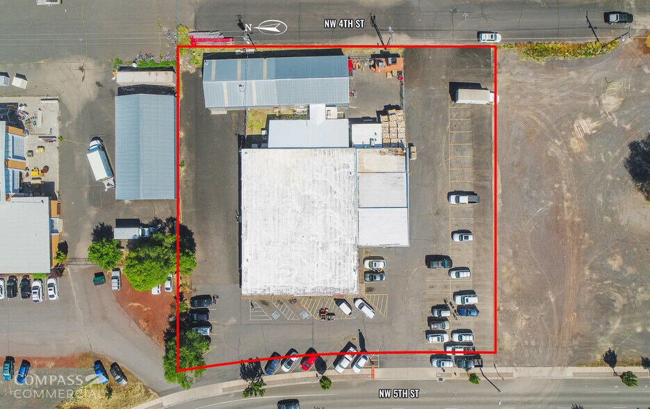 798 NW 5th St, Redmond, OR à vendre - Photo de l’immeuble – Image 3 sur 14