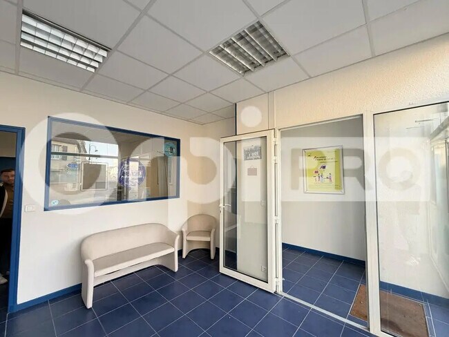 Plus de détails pour Local d’activités à vendre