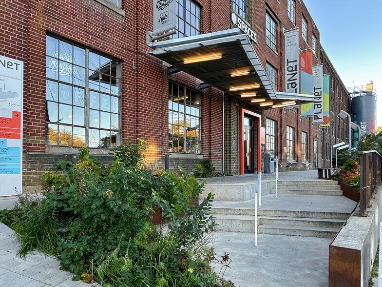 1655 Dupont St, Toronto, ON à louer - Photo de l’immeuble – Image 3 sur 45