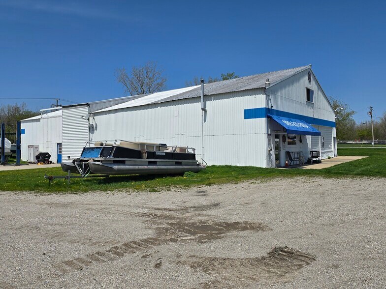 1251 Evergreen Dr, Bay City, MI à vendre - Photo de l’immeuble – Image 2 sur 15