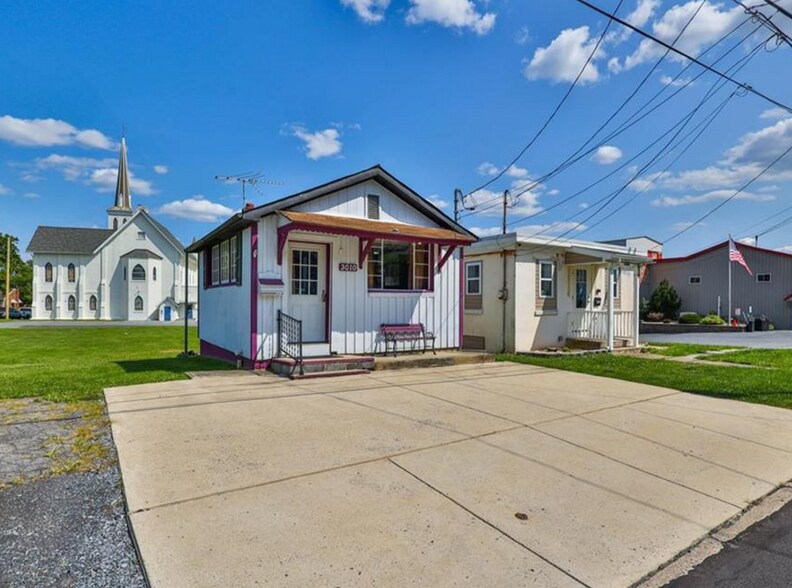 3010 S 2nd St, Hokendauqua, PA à vendre - Photo de l’immeuble – Image 2 sur 12