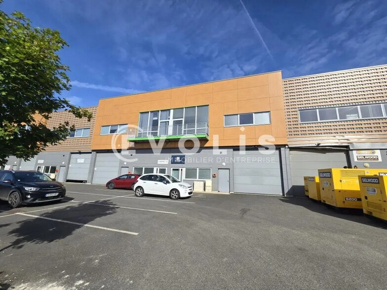 Local d’activités dans Villebon-sur-Yvette à louer - Photo de l’immeuble – Image 1 sur 8