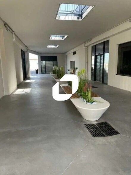 Local commercial dans CLERMONT-L'HERAULT à vendre - Photo de l’immeuble – Image 2 sur 12