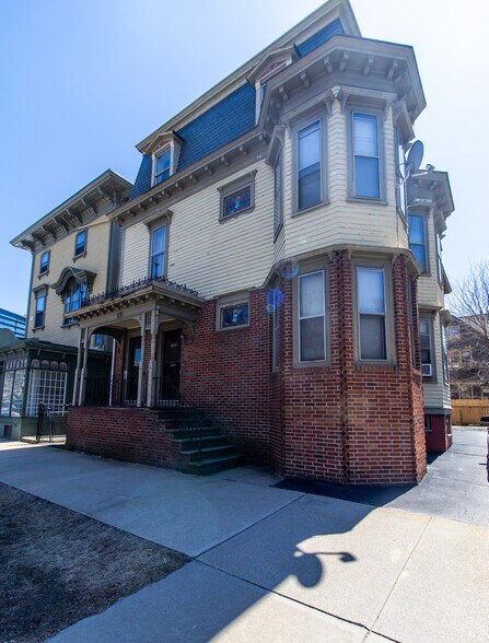 1402 Westminster St, Providence, RI à vendre - Photo de l’immeuble – Image 3 sur 23