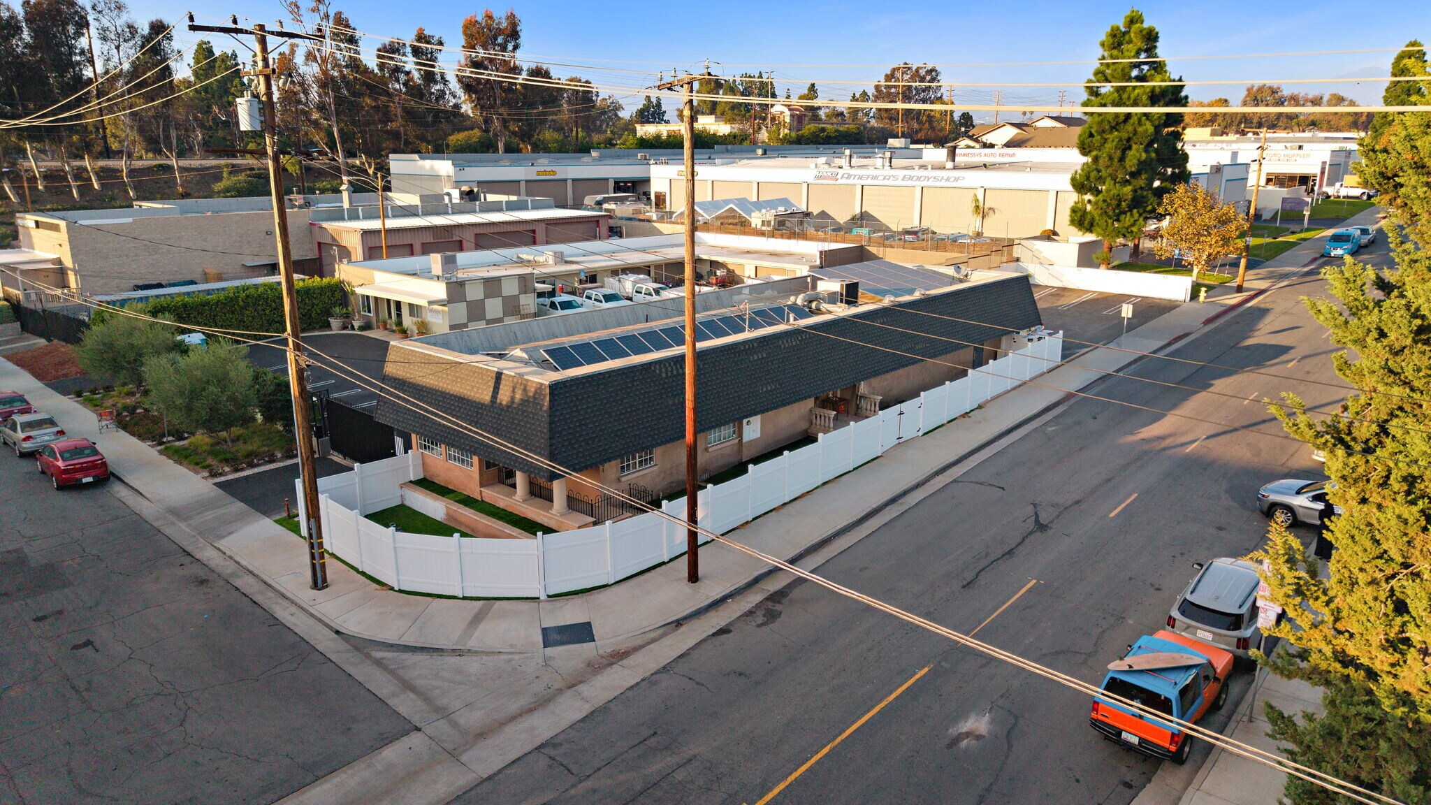 23201 Orange Ave, Lake Forest, CA à vendre Photo principale– Image 1 sur 40