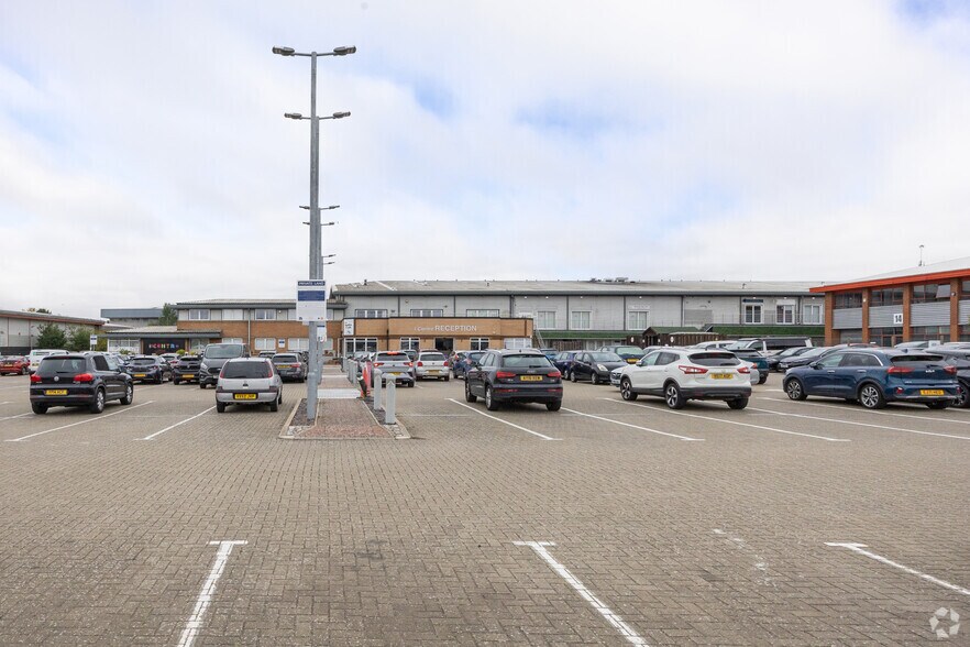 Howard Way, Newport Pagnell à louer - Photo de l’immeuble – Image 1 sur 2