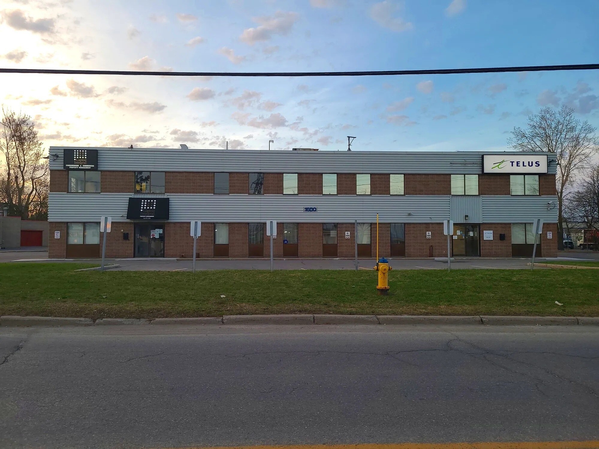 1600 Laperriere Ave, Ottawa, ON à louer Photo de l’immeuble– Image 1 sur 5