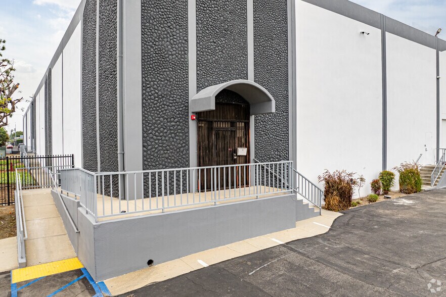 15205-15235 Stafford St, City Of Industry, CA à louer - Photo de l’immeuble – Image 3 sur 14