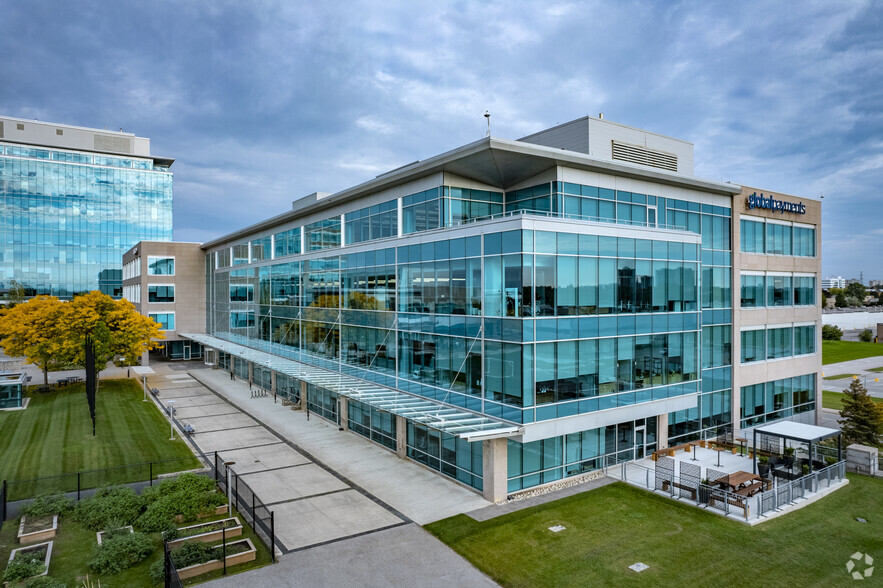 3381 Steeles Ave E, Toronto, ON à louer - Photo principale – Image 1 sur 6
