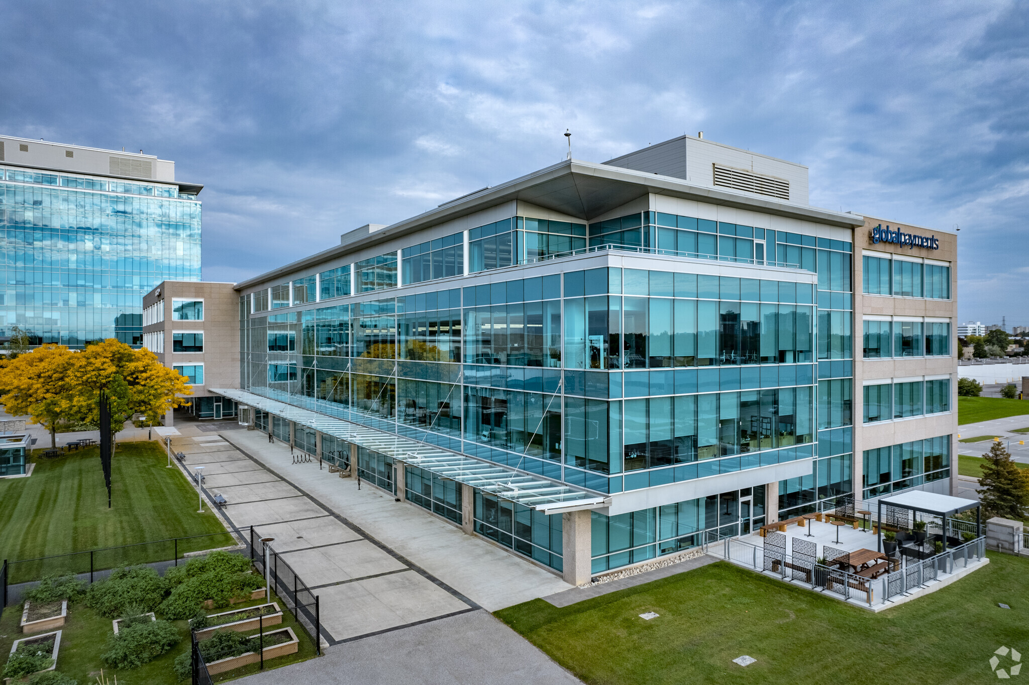 3381 Steeles Ave E, Toronto, ON à louer Photo principale– Image 1 sur 7