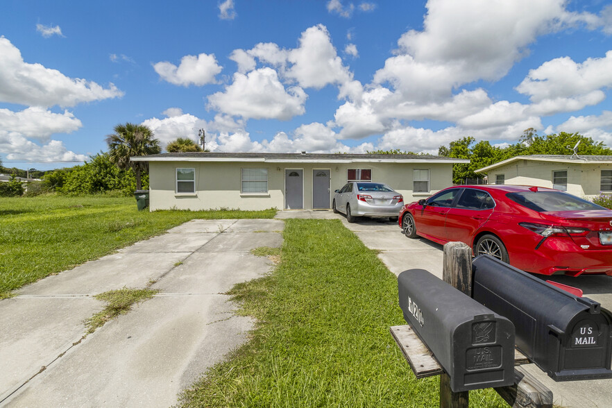 205 Granada Blvd, North Port, FL à vendre - Photo de l’immeuble – Image 3 sur 19