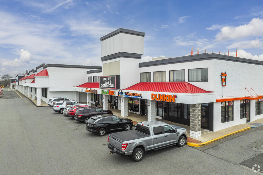 135-187 Sunrise Hwy, West Islip, NY à louer - Photo principale – Image 1 sur 10