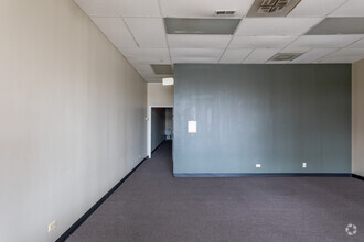 1300-1440 S Milwaukee Ave, Libertyville, IL à louer Photo de l’immeuble– Image 1 sur 1