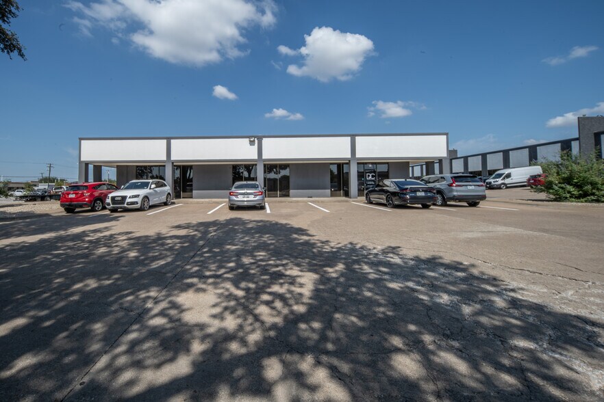 14934 Webb Chapel Rd, Farmers Branch, TX à louer - Photo de l’immeuble – Image 3 sur 15
