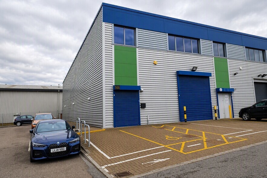Tewin Ct, Welwyn Garden City à louer - Photo de l’immeuble – Image 2 sur 13
