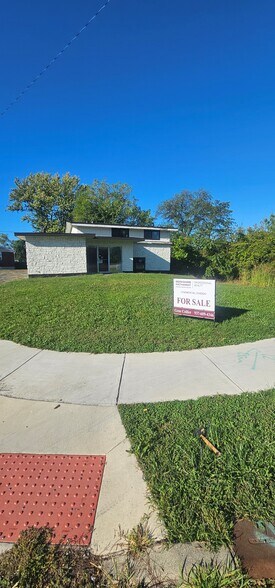 2400 E Dorothy Ln, Dayton, OH à vendre - Photo de l’immeuble – Image 1 sur 2