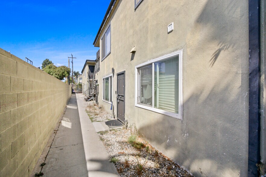 600 Almond Ave, Long Beach, CA à vendre - Photo de l’immeuble – Image 3 sur 13