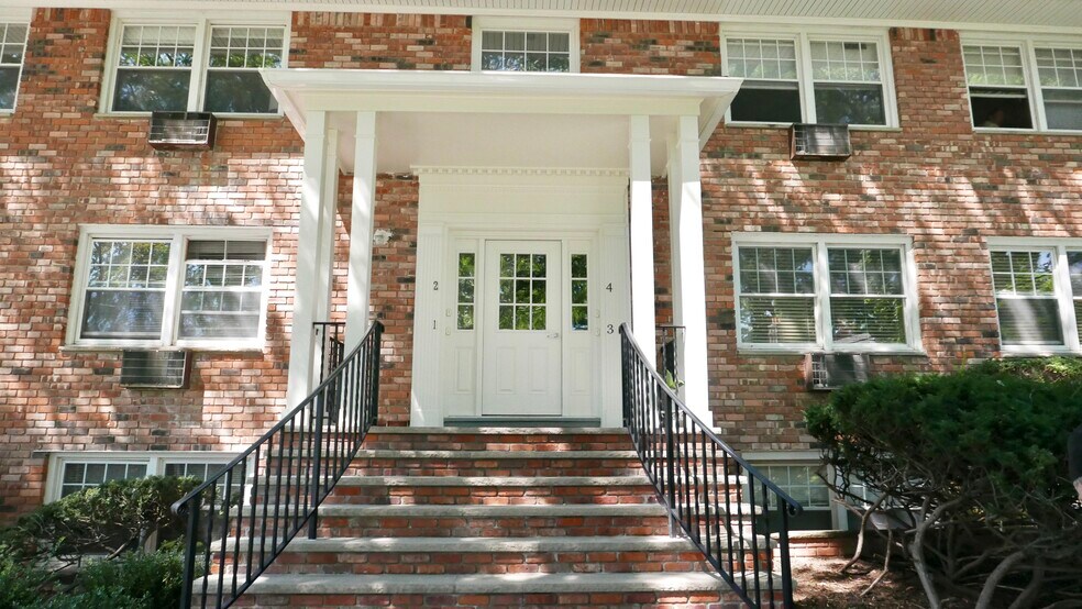 14 Walden Pl, Montclair, NJ à vendre - Photo de l’immeuble – Image 2 sur 26