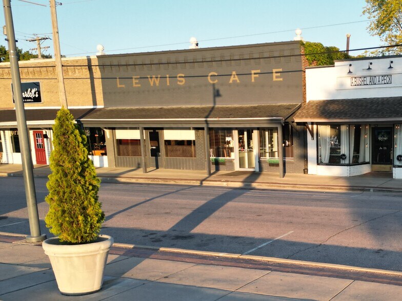145 S Main St, Saint Clair, MO à vendre - Photo principale – Image 1 sur 31