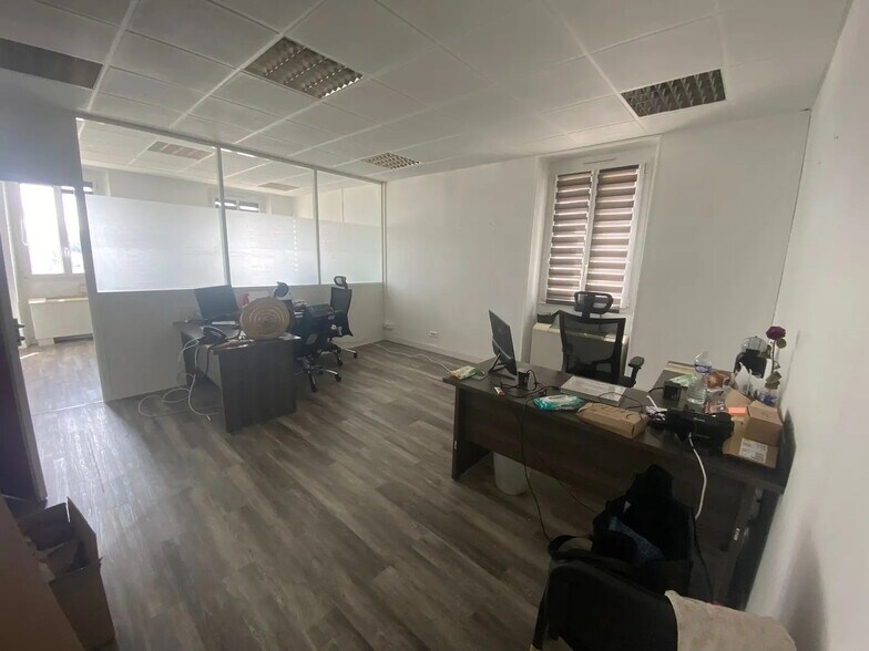 Bureau dans Marseille à louer - Photo de l’immeuble – Image 3 sur 4