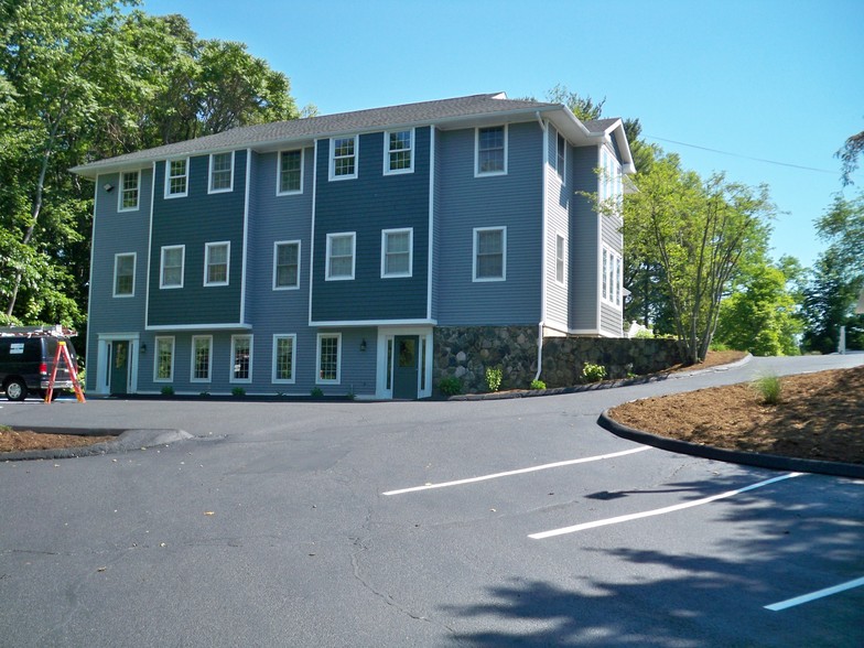 955 S Main St, Middletown, CT à louer - Photo de l’immeuble – Image 3 sur 6