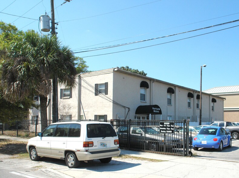 5320 Mendenhall Dr, Tampa, FL à vendre - Photo principale – Image 1 sur 5