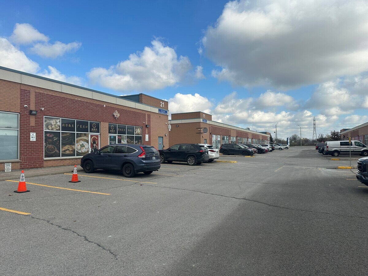 21 Fairburn Dr, Markham, ON L6G 0A5 - Lot 28/29 - - Photo intérieure - Image 2 of 23