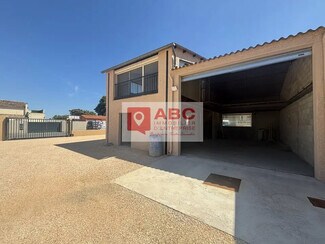 Plus de détails pour Local d'activités à louer