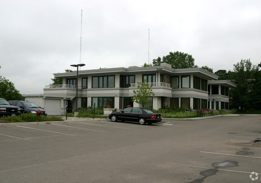 2130 Cliff Rd, Eagan, MN à louer - Photo de l’immeuble – Image 2 sur 41