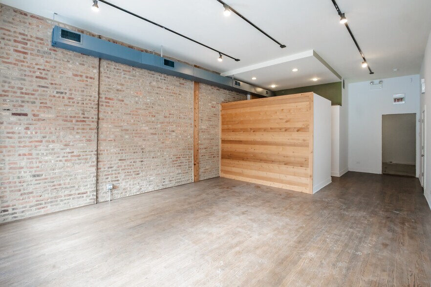 1928 W Montrose Ave, Chicago, IL à louer - Photo de l’immeuble – Image 2 sur 28