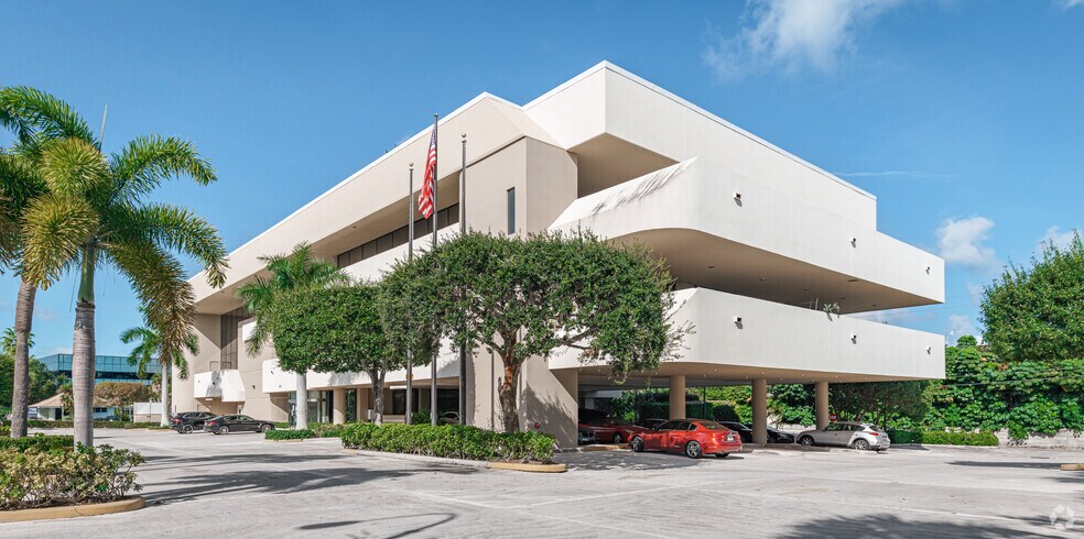660 US 1 Hwy, North Palm Beach, FL à louer - Photo de l’immeuble – Image 2 sur 10