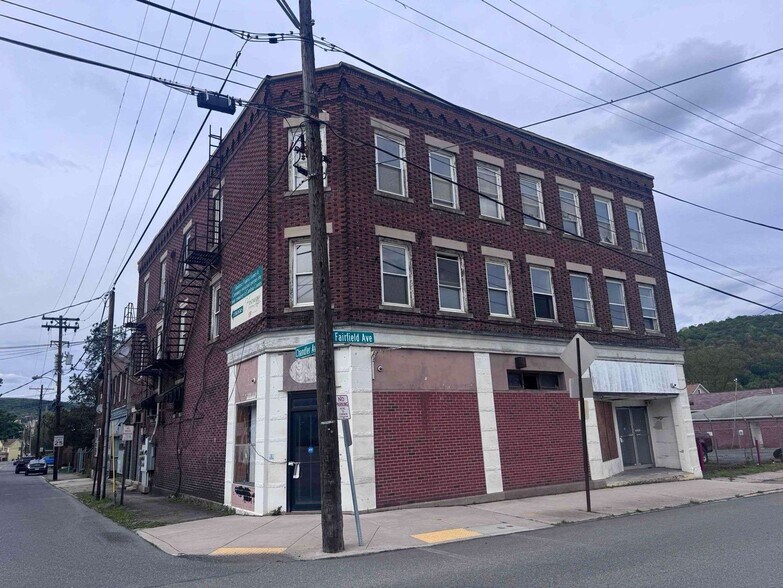 Huge Johnstown Real Estate Portfolio portefeuille de 3 biens à vendre sur LoopNet.fr - Photo de l’immeuble – Image 1 sur 10
