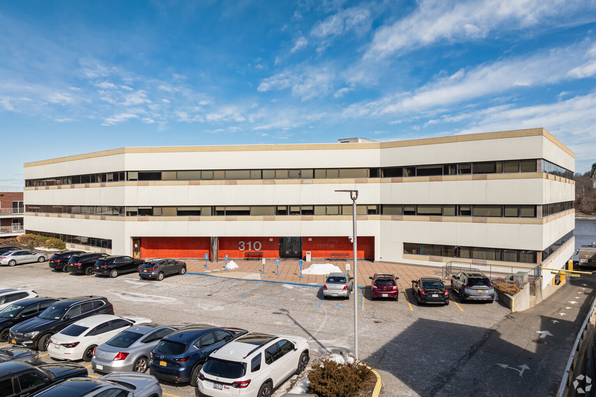 310 E Shore Rd, Great Neck, NY à vendre Photo principale– Image 1 sur 51