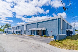 Plus de détails pour 3277 SE 14th Ave, Fort Lauderdale, FL - Industriel/Logistique à louer