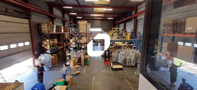 Bureau dans Mantes-la-Ville à louer - Photo intérieure – Image 1 sur 7