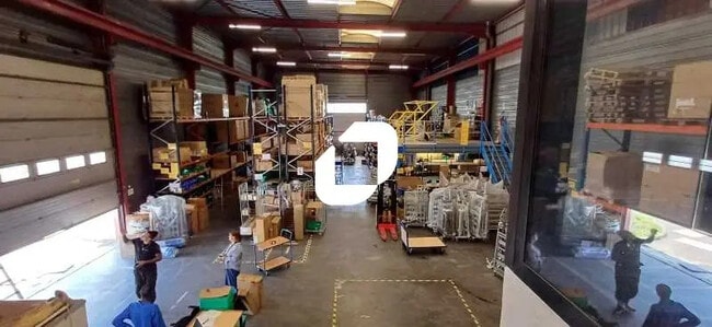 Plus de détails pour Bureau, Local d'activités à louer