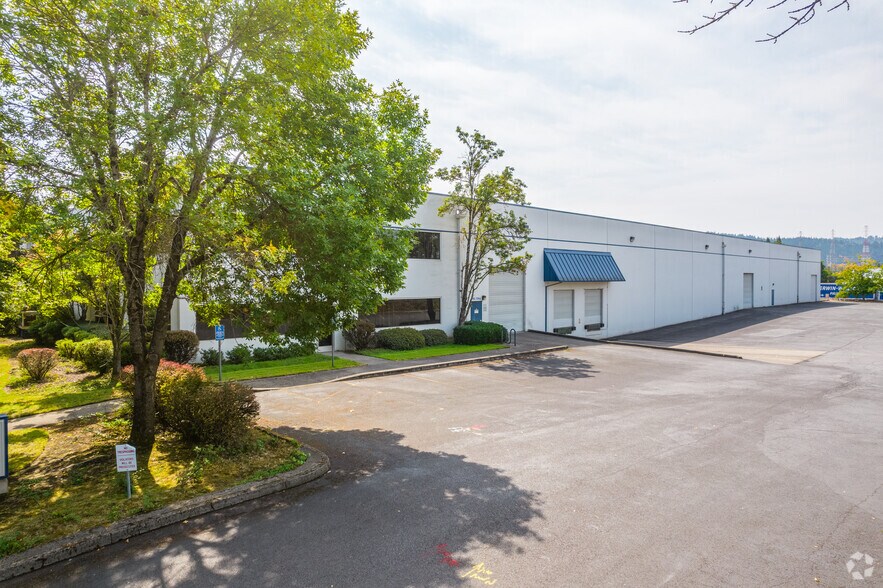13327 N Woodrush Way, Portland, OR à louer - Photo principale – Image 1 sur 19