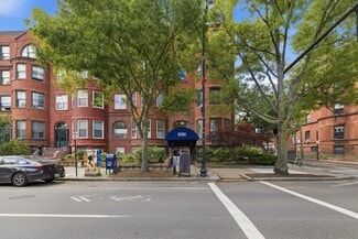 Plus de détails pour 1051 Beacon St, Brookline, MA - Bureau à vendre