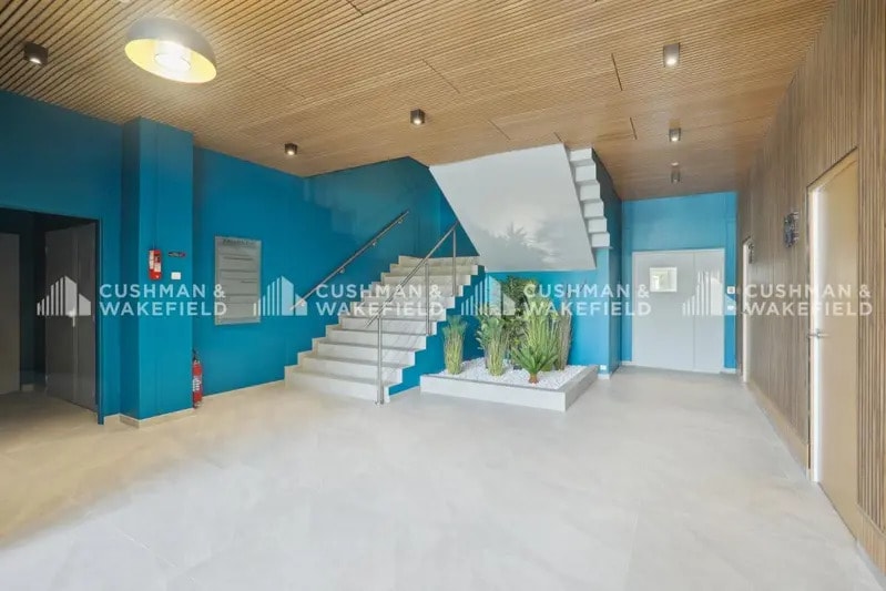 1 Rue De Terre Neuve, Les Ulis à vendre - Hall d’entrée – Image 3 sur 13