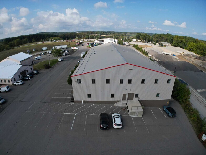 129 McCarrell Ln, Zelienople, PA à louer - Photo de l’immeuble – Image 3 sur 5