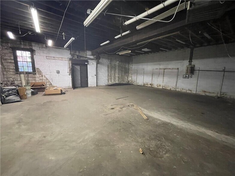 1227 60th St, Brooklyn, NY à vendre - Photo de l’immeuble – Image 2 sur 2