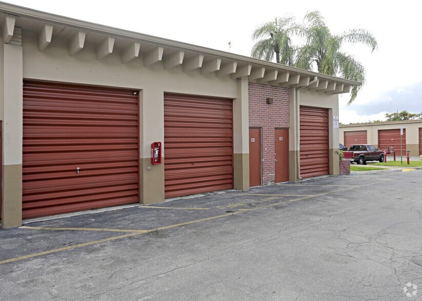991 S State Road 7, Fort Lauderdale, FL à louer - Photo de l’immeuble – Image 2 sur 4
