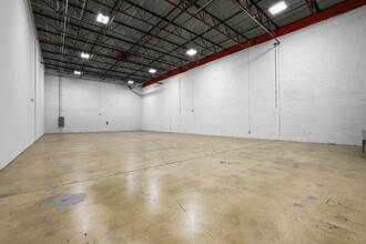 7950-7966 NW 14th St, Miami, FL à louer Photo intérieure– Image 2 sur 15