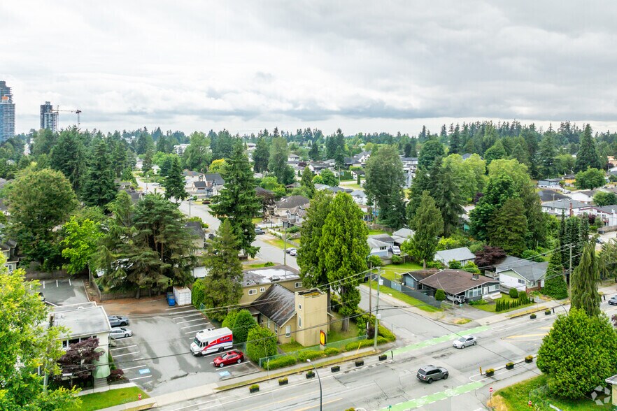 13260 108 Av, Surrey, BC à vendre - Aérien – Image 2 sur 2